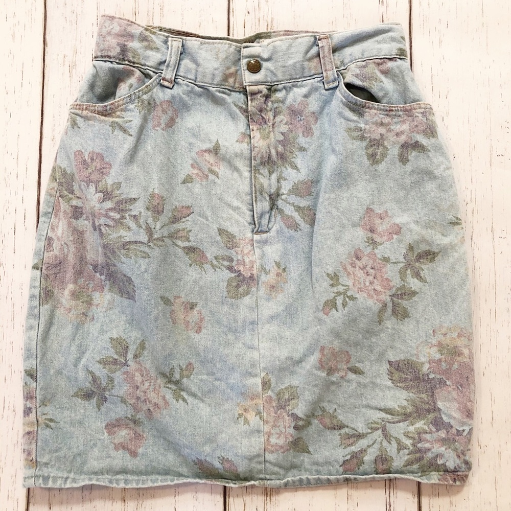 Vintage blue denim floral mini fitted skirt 9/10